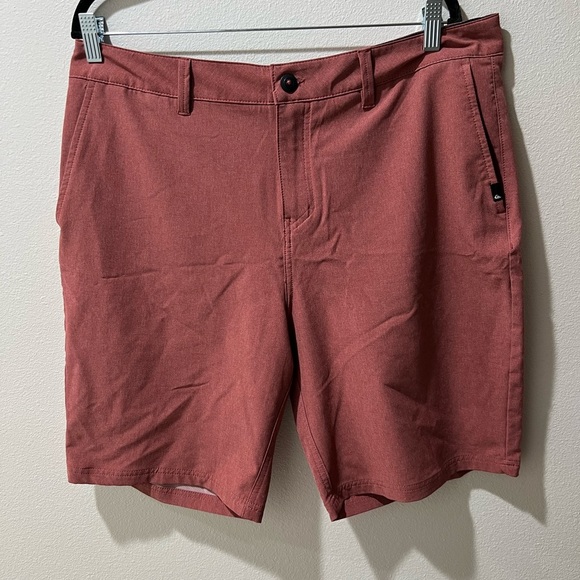 Quiksilver Amphibian Men's Casual Red Shorts, size 36, EUC, lightweight, pockets - Picture 1 of 8